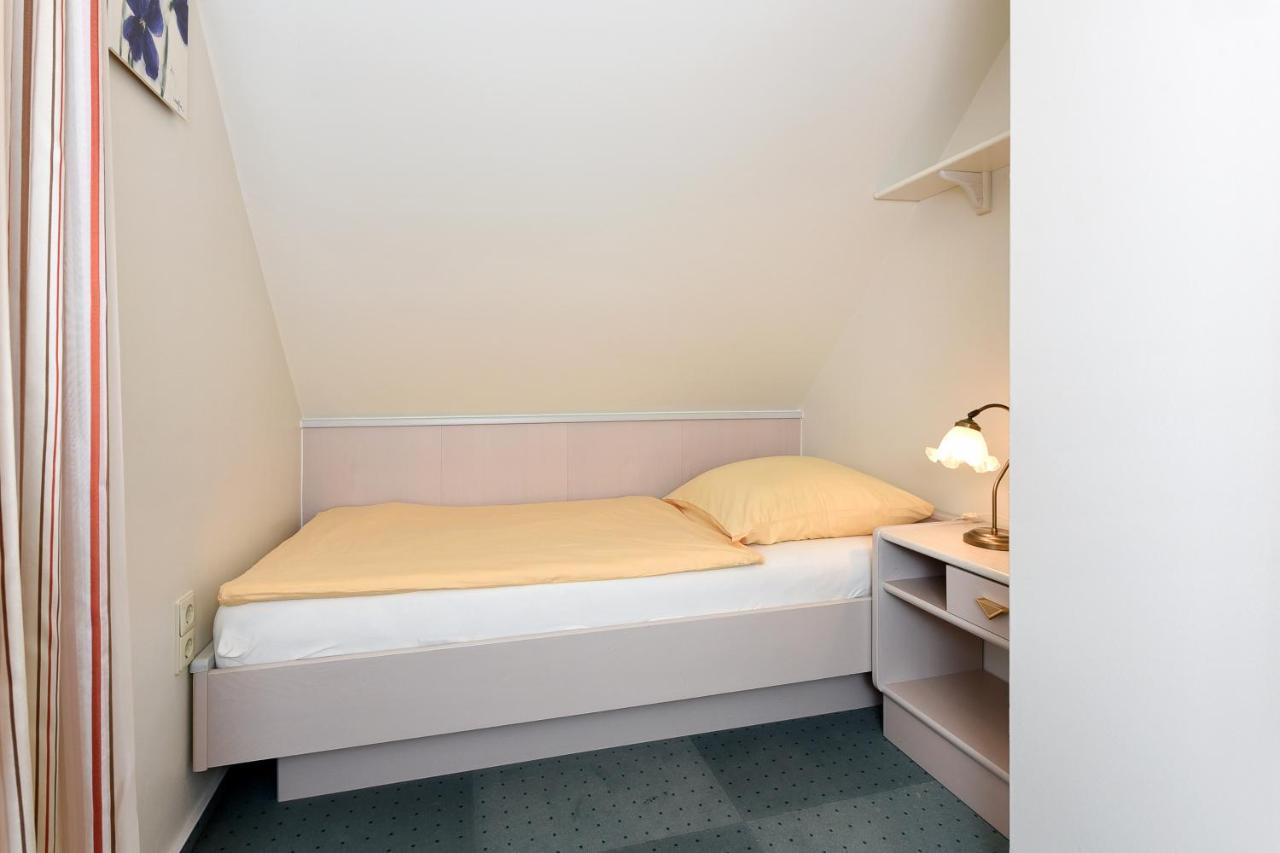 Ferienwohnungen Haus Sternenlicht Esens Buitenkant foto