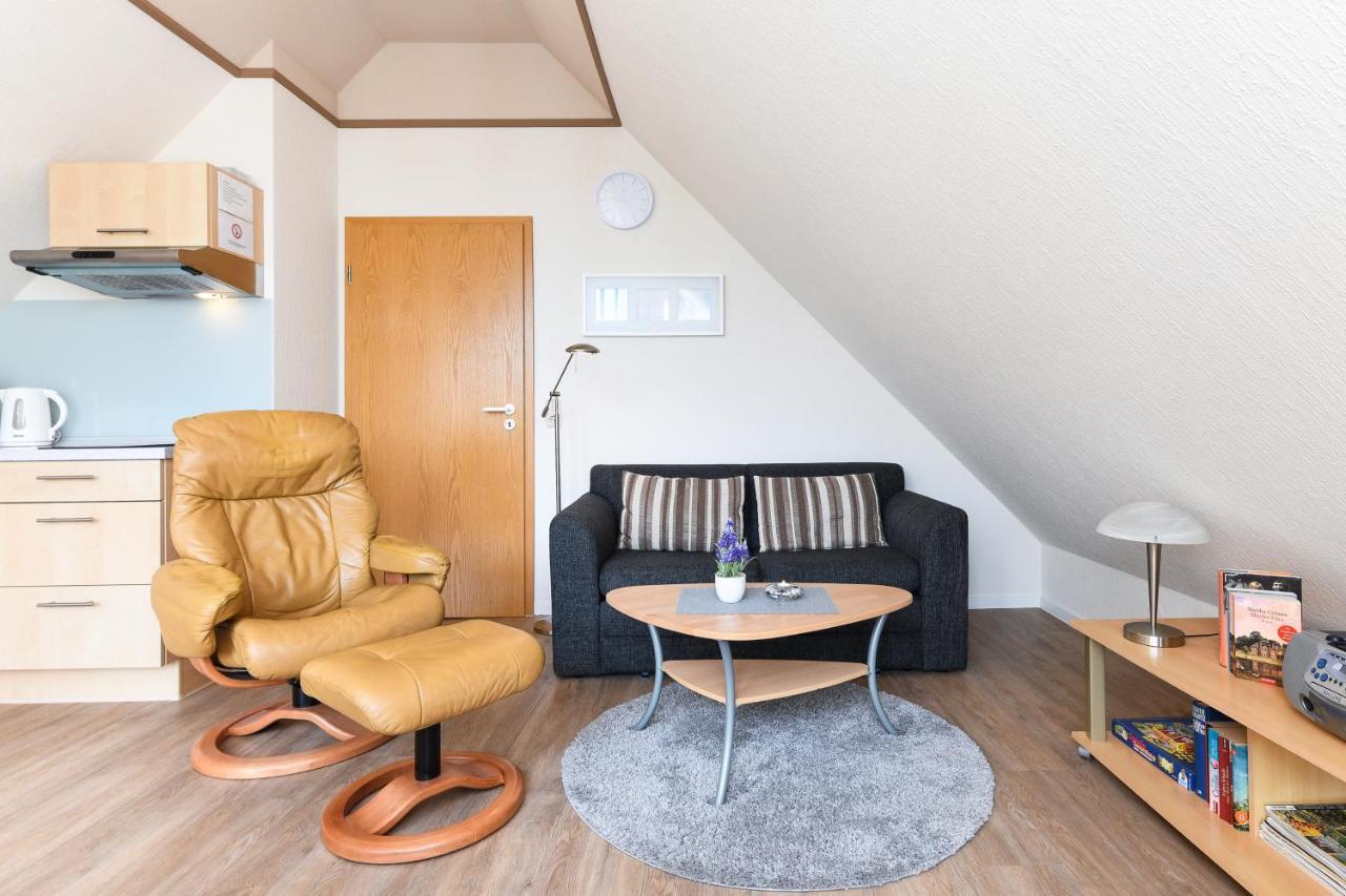 Ferienwohnungen Haus Sternenlicht Esens Buitenkant foto