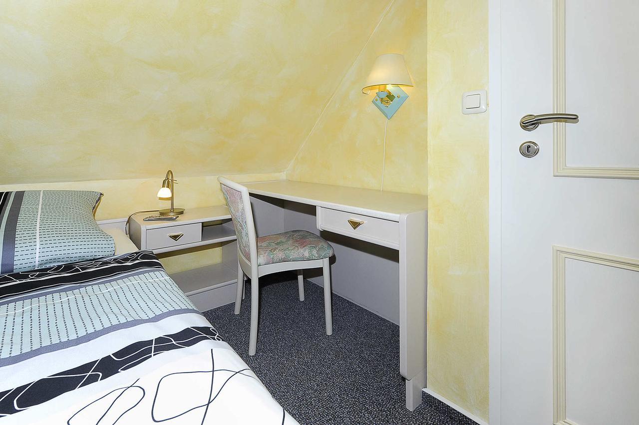 Ferienwohnungen Haus Sternenlicht Esens Buitenkant foto