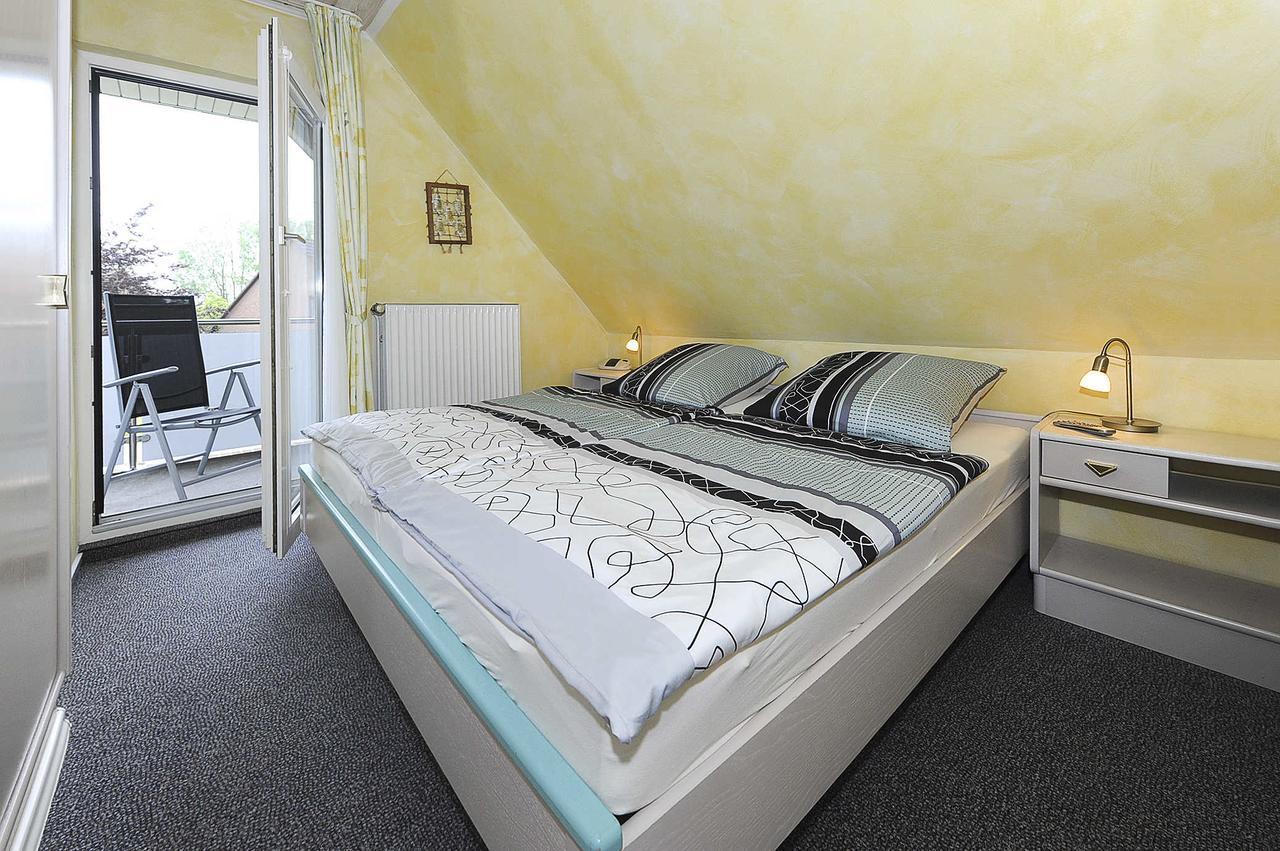 Ferienwohnungen Haus Sternenlicht Esens Buitenkant foto